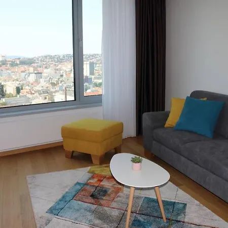 Castle View And Skyline View, Sky Park Apartment