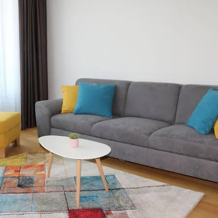 Castle View And Skyline View, Sky Park Apartment Bratislava